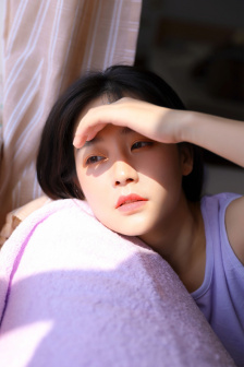 少妇荡乳情欲办公室电影